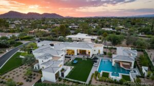 This home at 8311 N. 53rd St. in Paradise Valley recently sold in an all-cash deal for $8.8M. Image: Chase Kunkel
